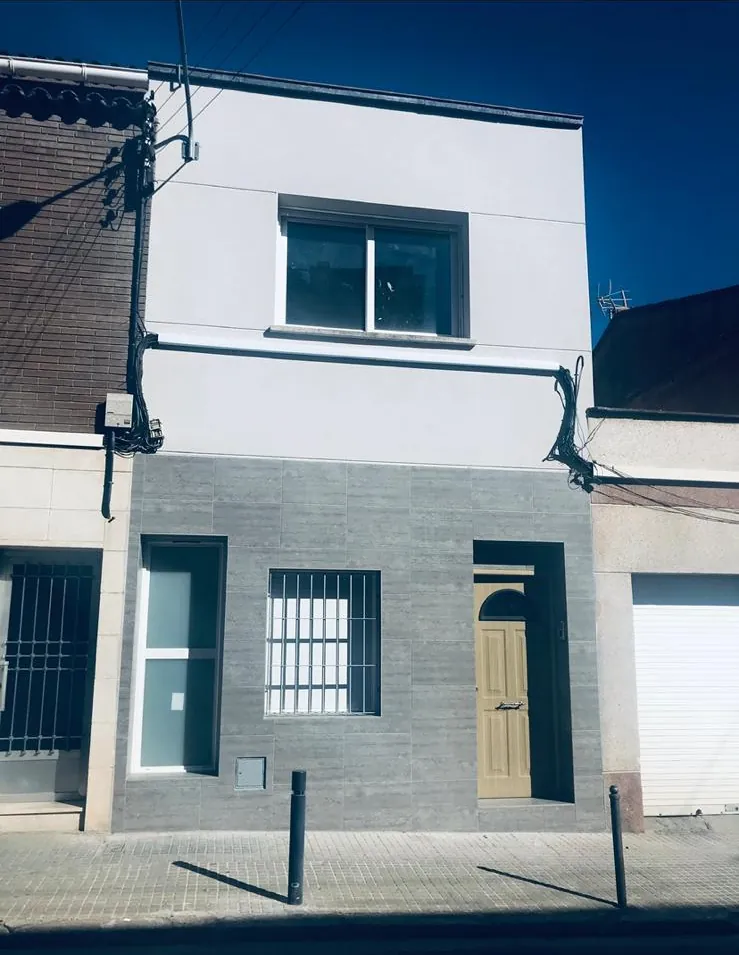 Fachada de vivienda